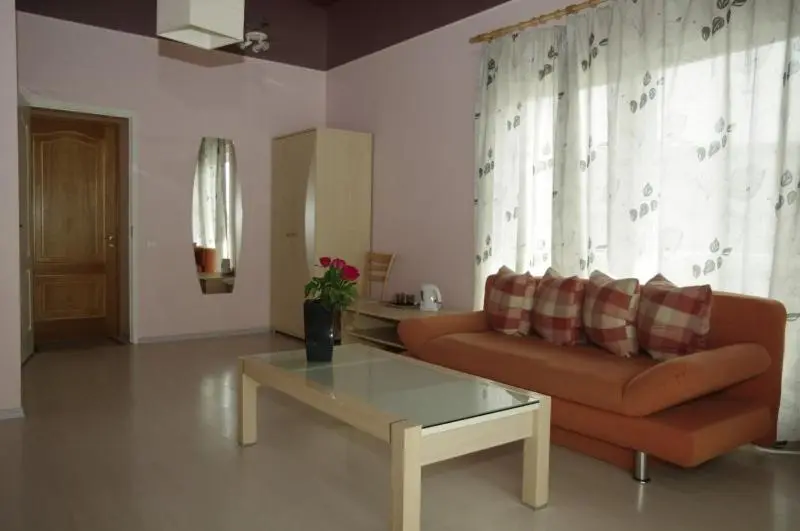 اتاق خانوادگی, Europe Guesthouse