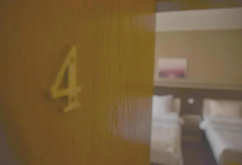 Chambre Quadruple Standard, Guest House Via