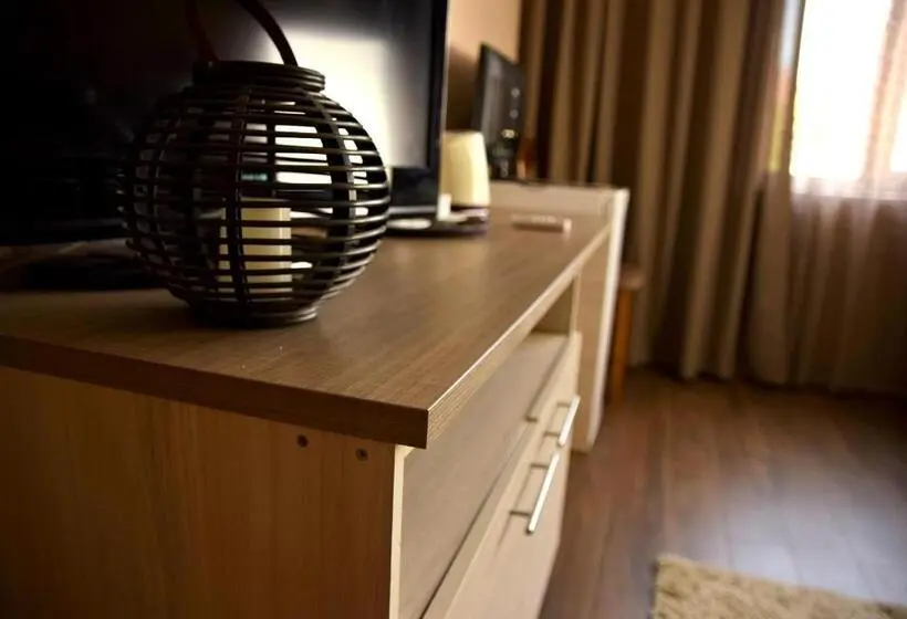 Chambre Quadruple Standard, Guest House Via