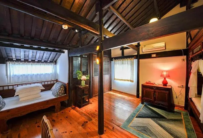 Perhestudio, Hui Boutique