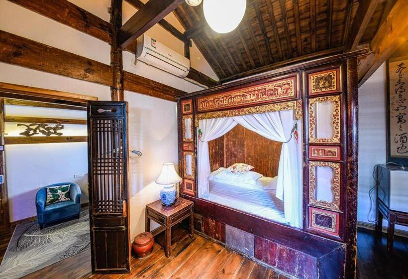 Студия Стандарт, Hui Boutique