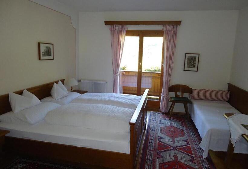 ファミリールーム, Josefinenhof