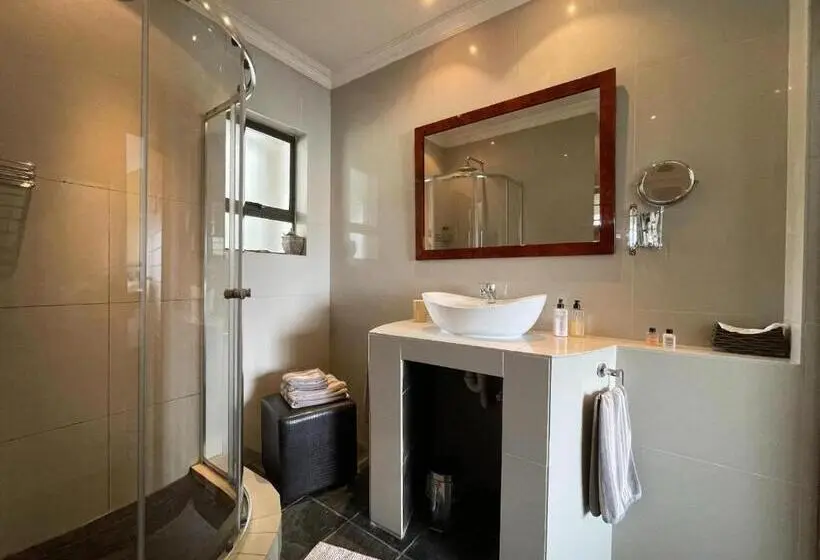 シニアスイート, The Ocean Bay Luxury Guesthouse