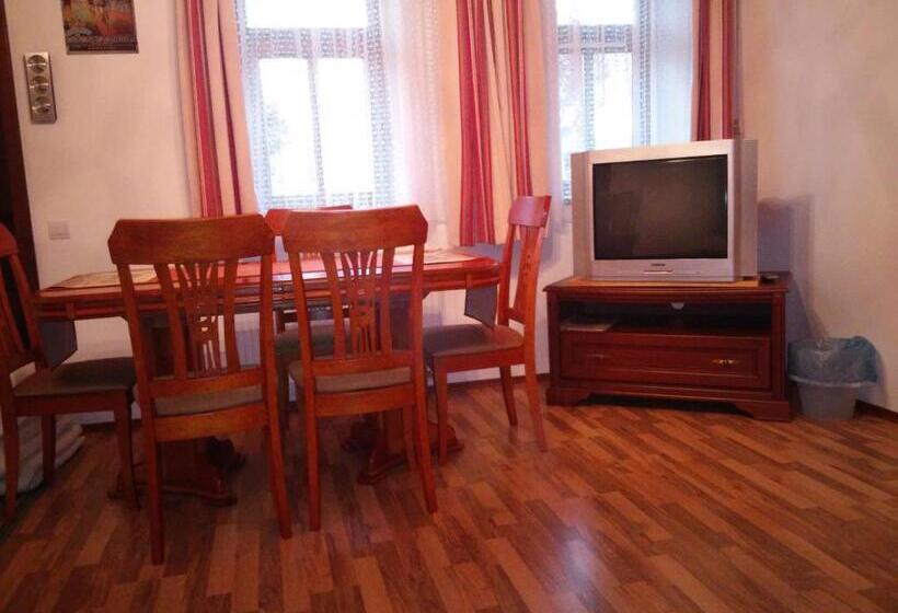 带2个卧室的公寓, Tip Top Lak Vendégház