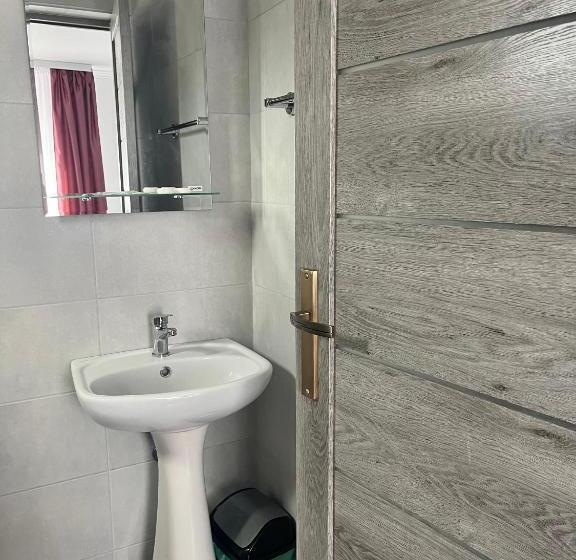 标准间, Pensiunea Eden