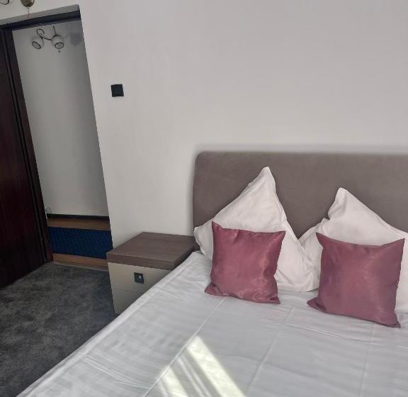 标准间, Pensiunea Eden