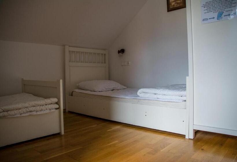 اتاق استاندارد با سرویس بهداشتی مشترک, Travellers' Haven