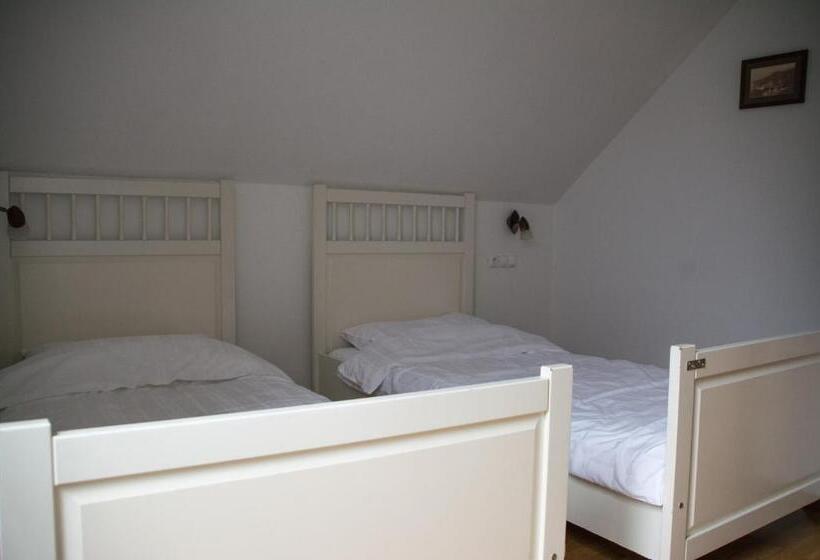 اتاق استاندارد با سرویس بهداشتی مشترک, Travellers' Haven