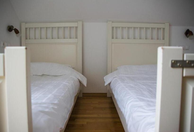 اتاق استاندارد با سرویس بهداشتی مشترک, Travellers' Haven