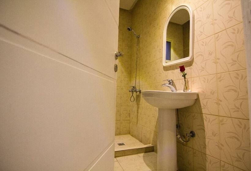 带2个卧室的高级公寓, Almakan Suites 102