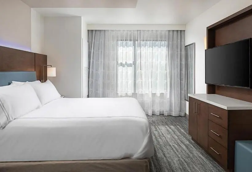 キングサイズベッドのスイートルーム, Even Hotel Alpharetta   Avalon Area, An Ihg