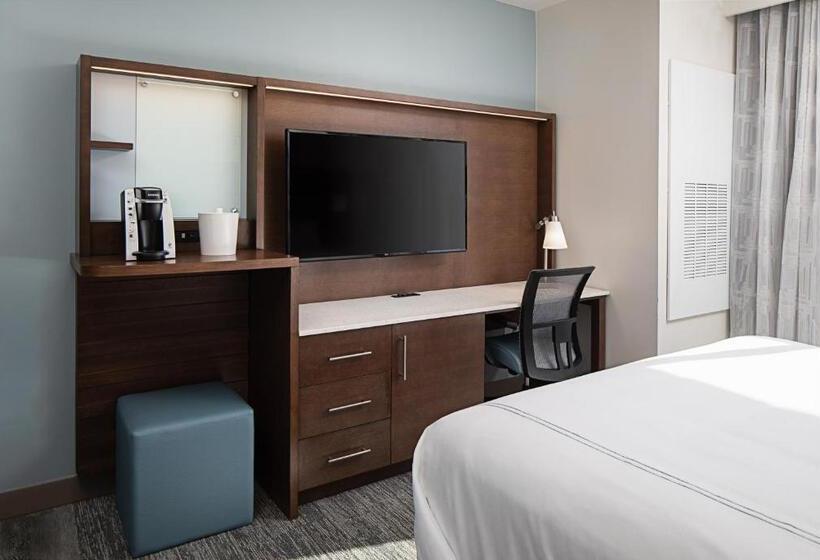 带大床的豪华间, Even Hotel Alpharetta   Avalon Area, An Ihg