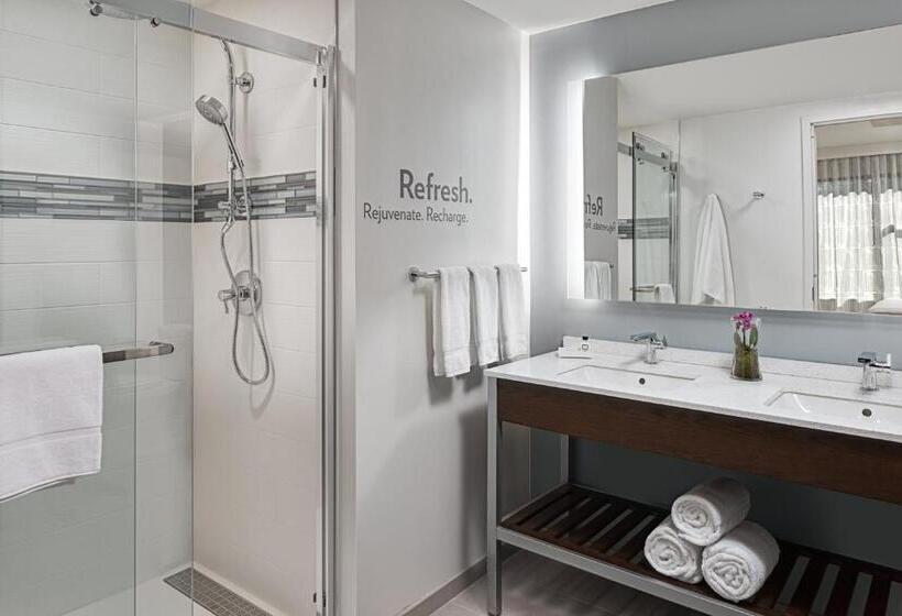 Люкс Адаптированный для Инвалидов, Even Hotel Alpharetta Avalon Area, An Ihg