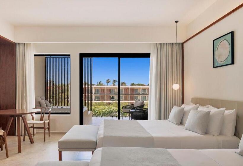 غرفة بريميوم مطلة على حمام السباحة, Live Aqua Punta Cana   All Inclusive - Adults Only