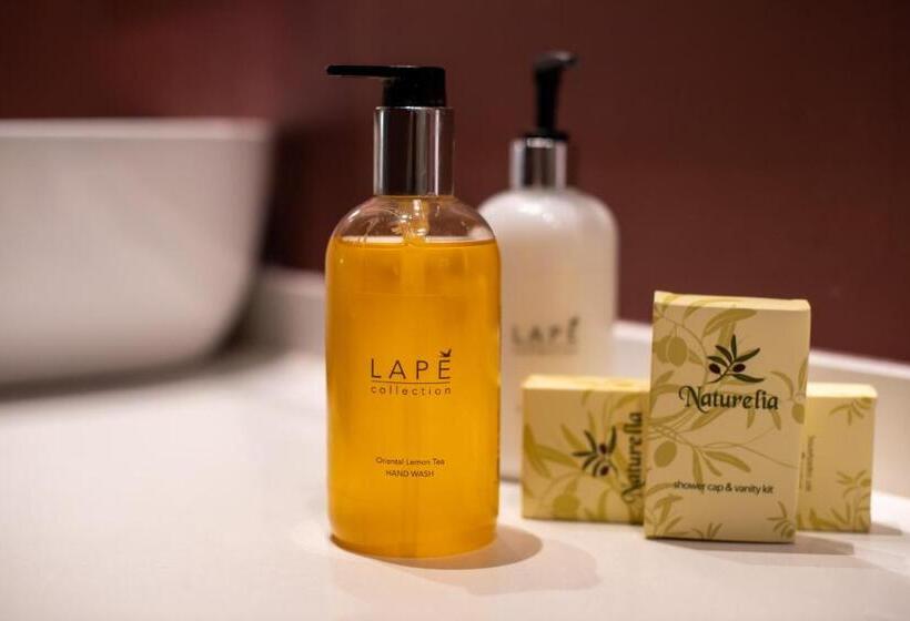 اتاق استاندارد سه نفره, Metropole Urban