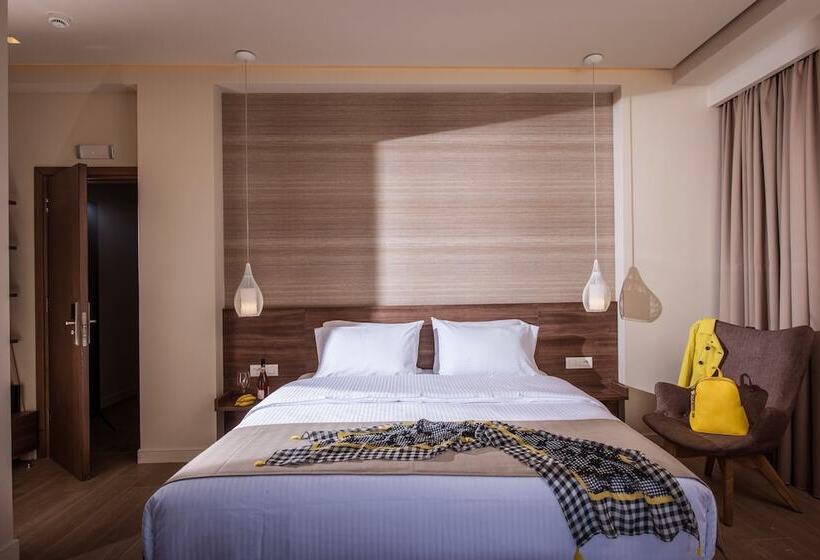 اتاق لوکس با چشمانداز شهر, Metropole Urban