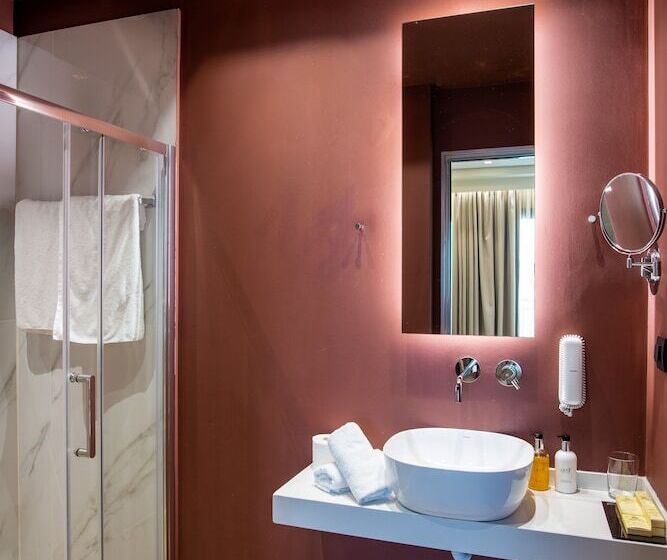 اتاق لوکس با چشمانداز شهر, Metropole Urban