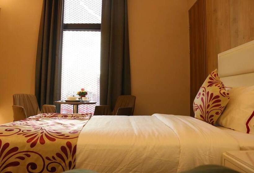 اتاق لوکس, Red Hotel Cubao, Quezon City