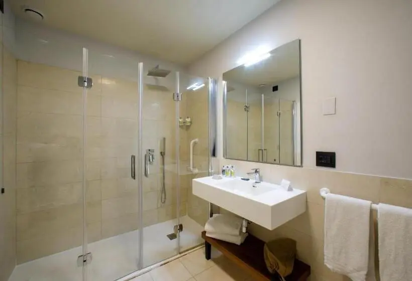 اتاق استاندارد, Room Of Andrea