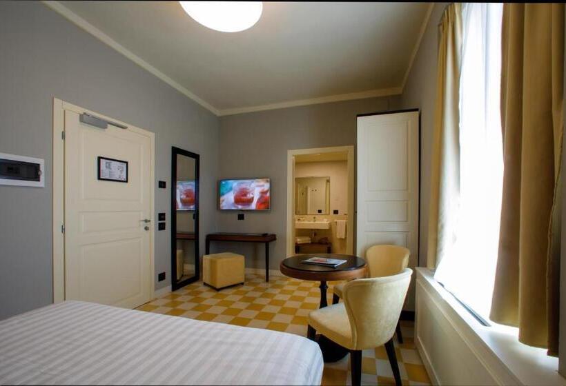 标准间, Room Of Andrea