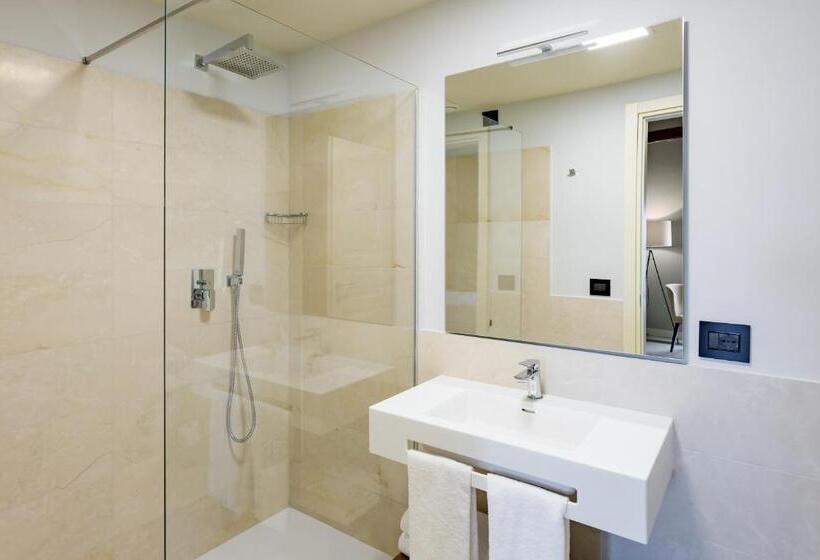 标准间, Room Of Andrea