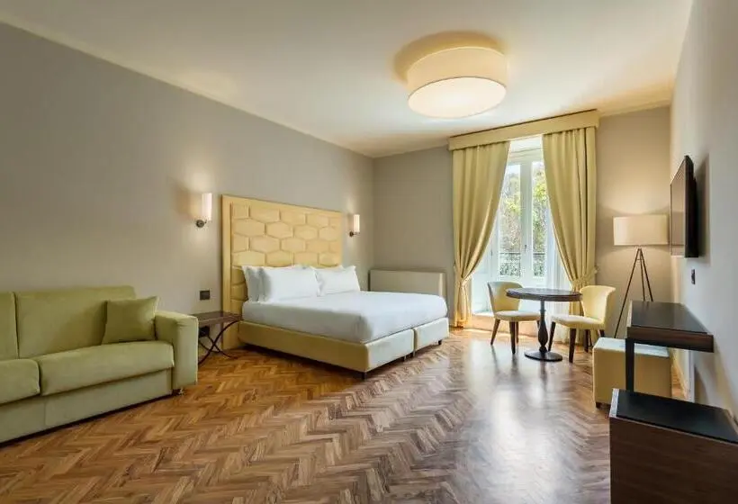اتاق لوکس, Room Of Andrea