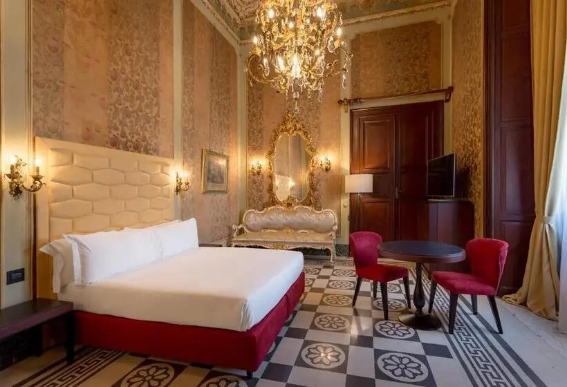 اتاق لوکس, Room Of Andrea