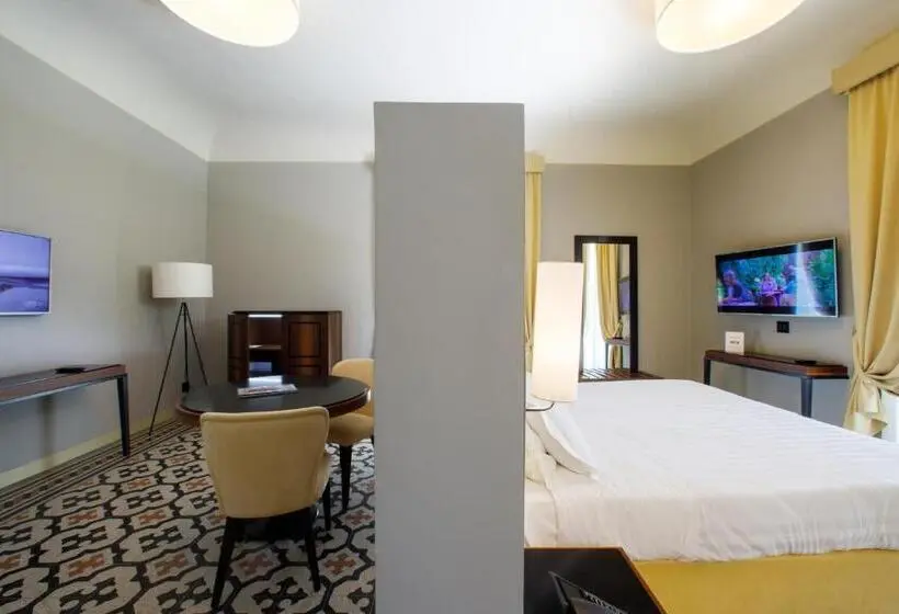 اتاق لوکس, Room Of Andrea