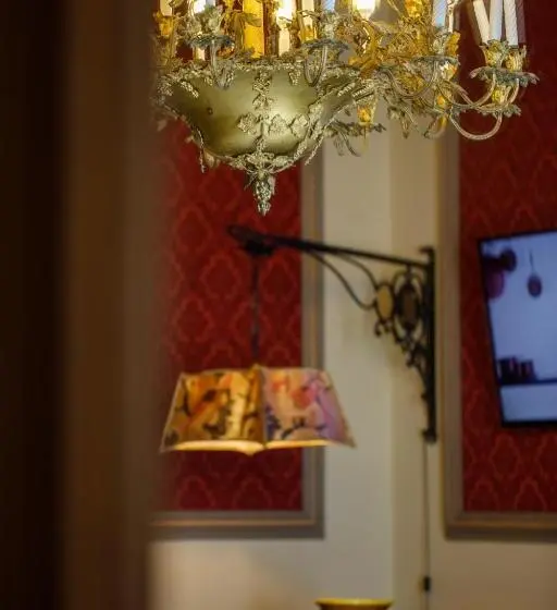 سوییت, Room Of Andrea