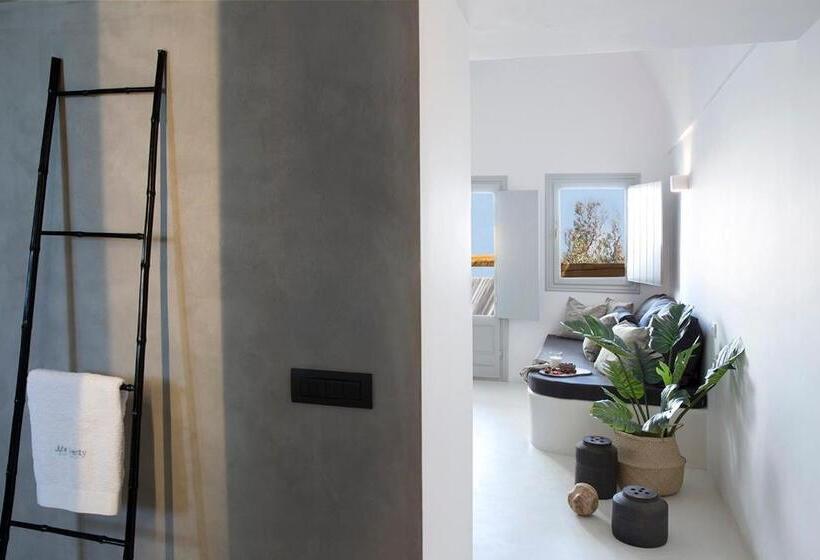 סוויטת ג'וניור עם מסג'ר מים, June Twenty Suites