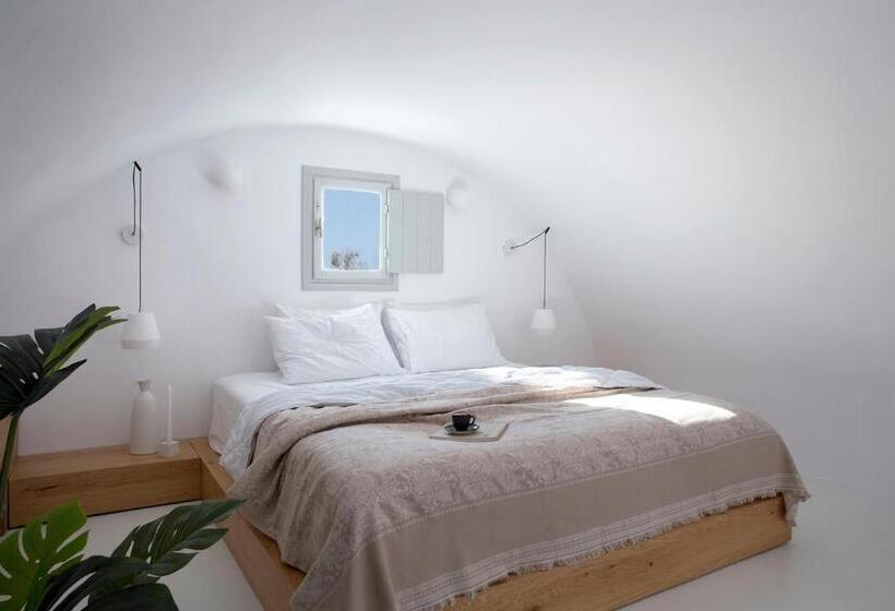 סוויטת ג'וניור עם מסג'ר מים, June Twenty Suites