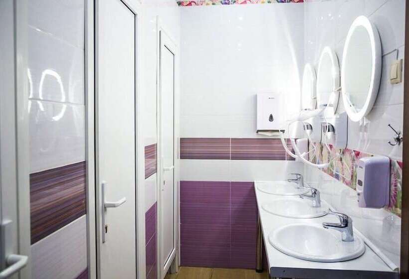 침실 1개 이코노미 아파트, Mini Hotel Artist On Baumanskaya   Hostel