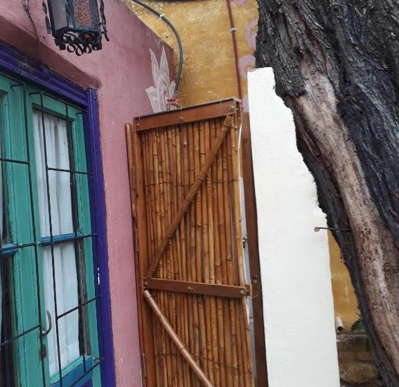 共用房间的床, Posada Arco Iris