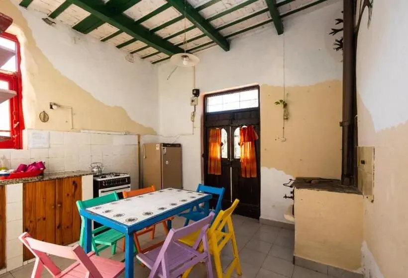 Talo 2 Makuuhuonetta, Posada Arco Iris