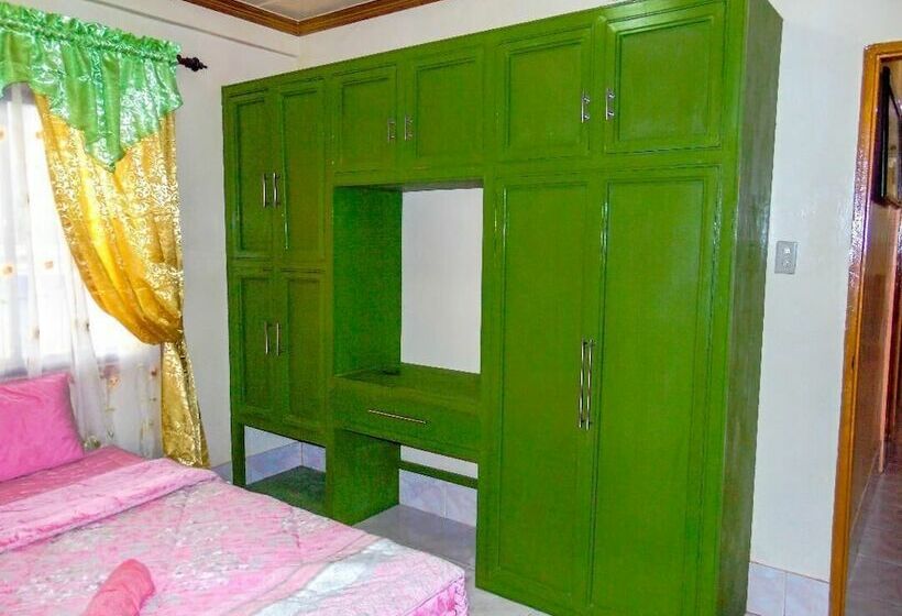 Családi Bungalow, Pangulatan Beach Resort