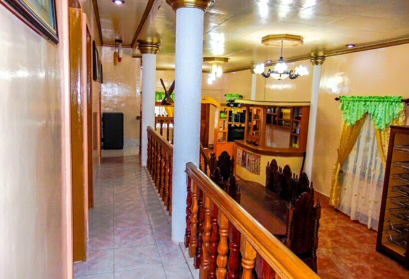 Családi Bungalow, Pangulatan Beach Resort