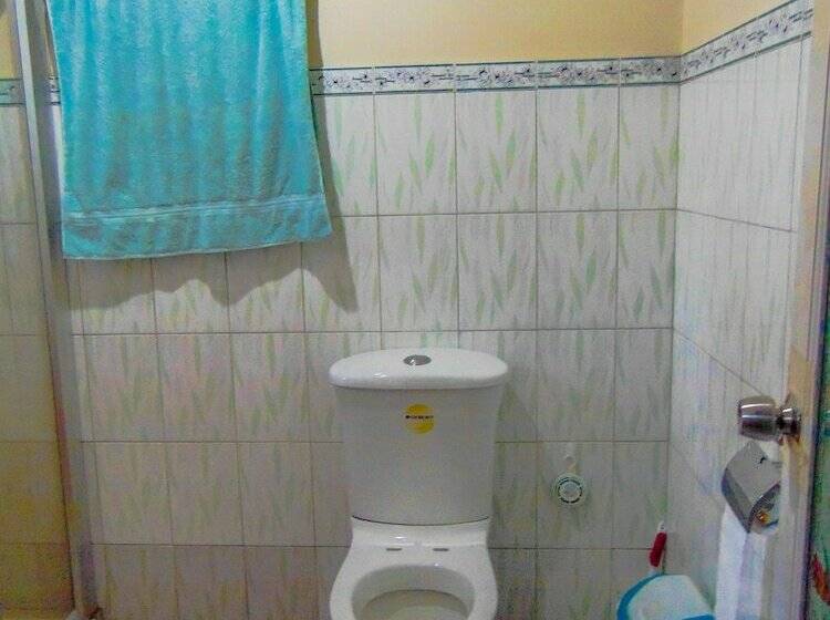 Családi Bungalow, Pangulatan Beach Resort