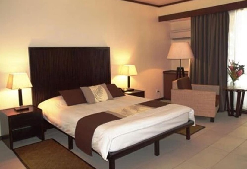 Pokój Executive, Solomon Kitano Mendana