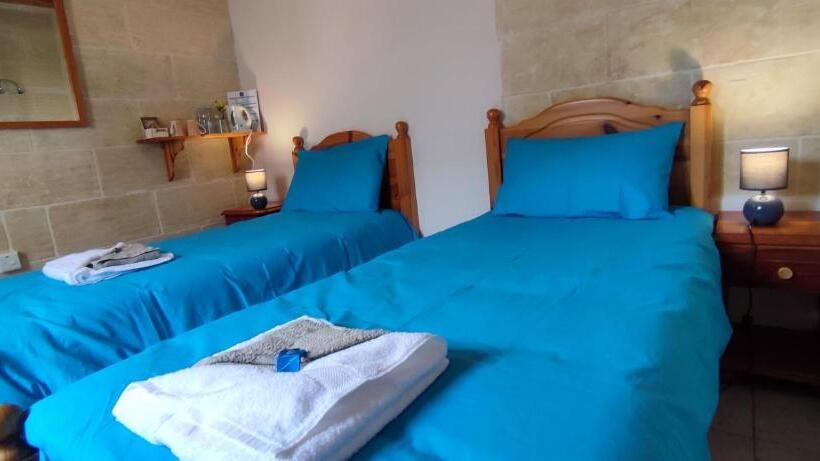 اتاق استاندارد, Grotto's Paradise B&b