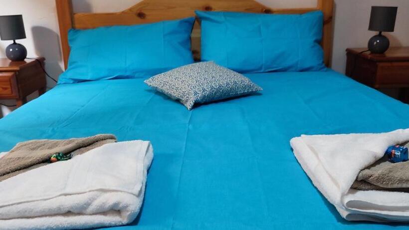 اتاق راحتی سه تخته, Grotto's Paradise B&b