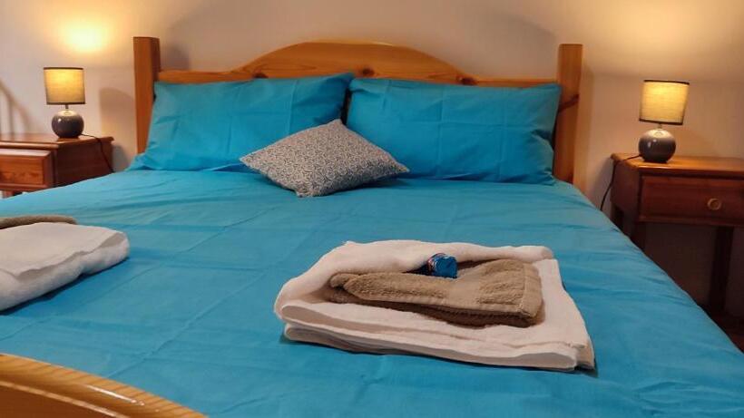 اتاق راحتی سه تخته, Grotto's Paradise B&b