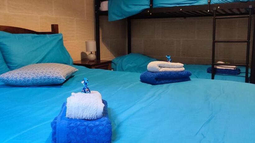 اتاق خانوادگی, Grotto's Paradise B&b