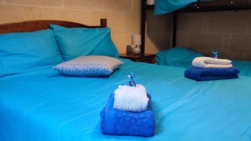 اتاق خانوادگی, Grotto's Paradise B&b