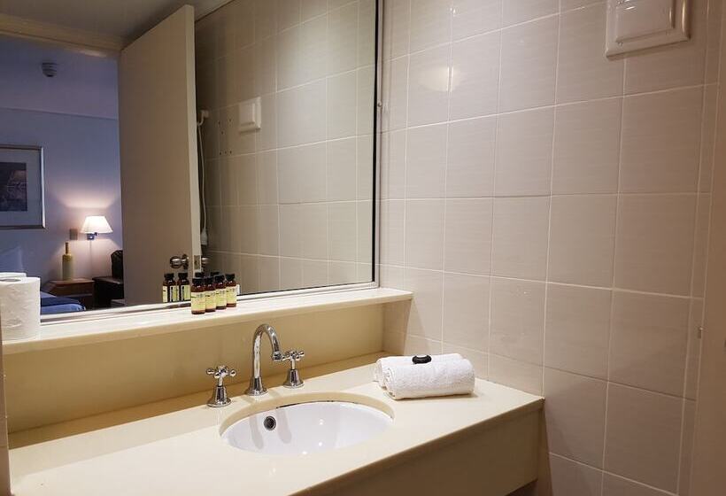 إستوديو كلاسيكى, Sydney Hyde Park Paxsafe Apartments