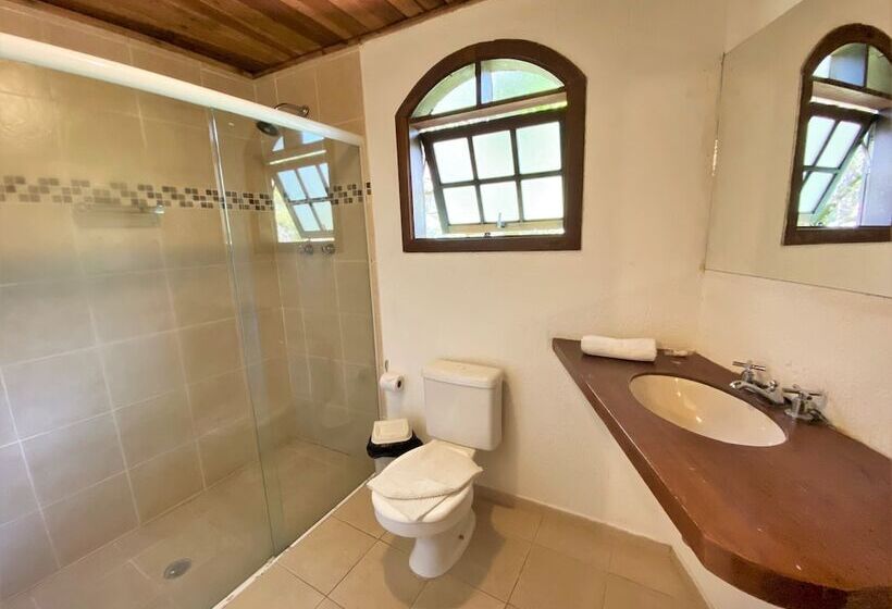 غرفة قياسية ثلاثية, Pousada Do Sino