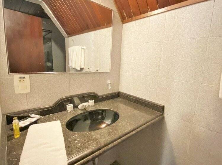 غرفة قياسية ثلاثية, Pousada Do Sino