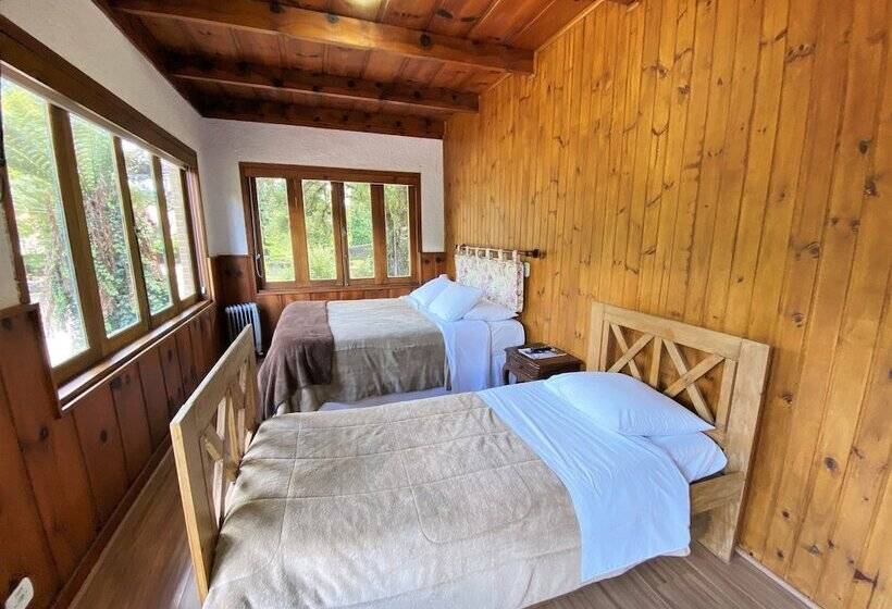 غرفة قياسية ثلاثية, Pousada Do Sino