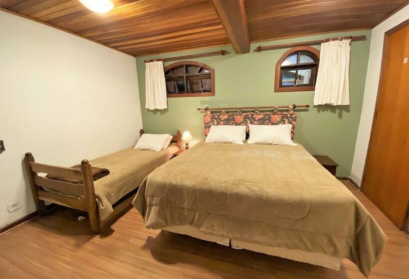 غرفة قياسية ثلاثية, Pousada Do Sino