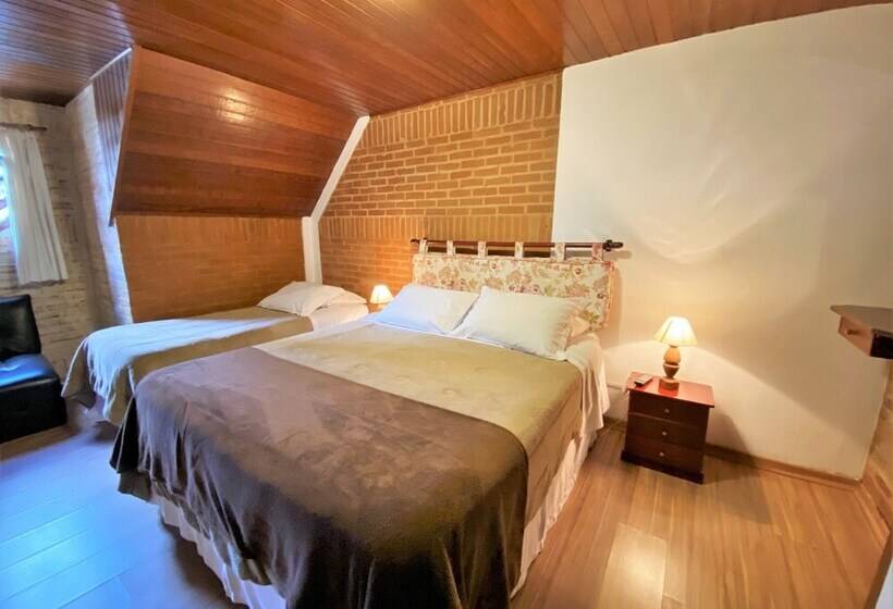 غرفة قياسية ثلاثية, Pousada Do Sino