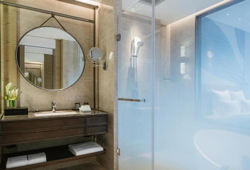 Şehir Manzaralı büyük boy yataklı Lüks Oda, Pullman Shanghai Qingpu Excellence